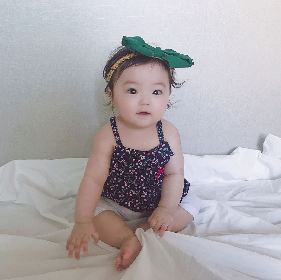 POR FIN ES AÑO NUEVO JSJSJS 

Toca dormir otro rato para después salir y pasear con esta pequeña y hermosa hija mía
