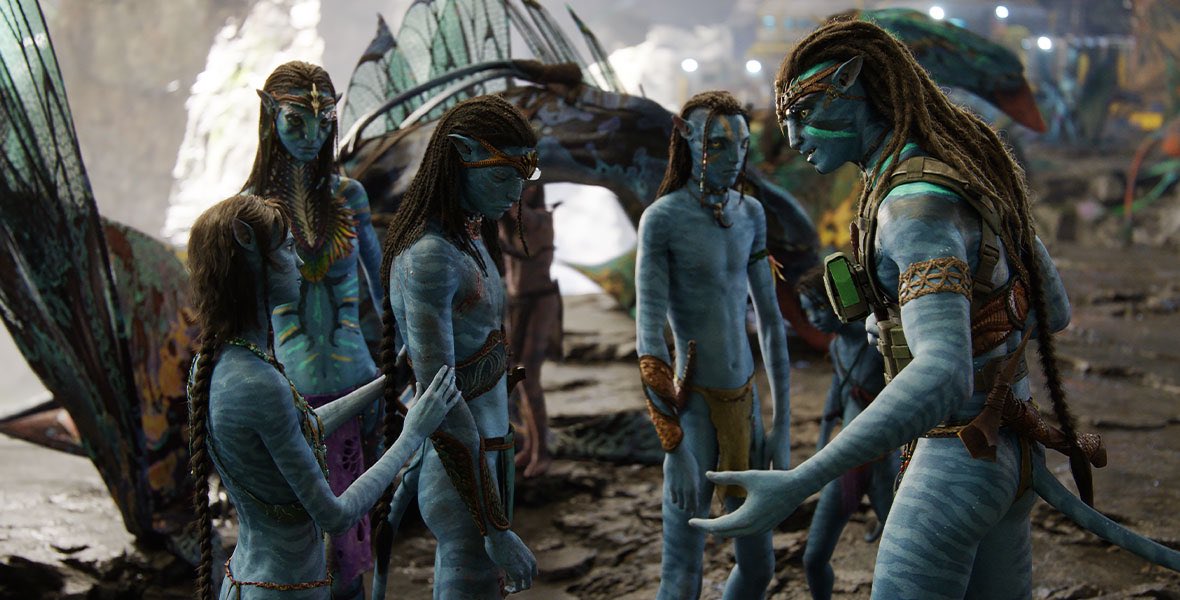 Film Updates on Twitter - Các thông tin mới nhất về phim Avatar: Con đường của nước được cập nhật liên tục trên trang Twitter chính thức của đạo diễn James Cameron. Nhiều người hâm mộ của series phim Avatar đã rất bất ngờ và phấn khích trước những hình ảnh đầu tiên được công bố, đồng thời cảm thấy hào hứng với câu chuyện tiếp theo của Jake Sully và Neytiri.