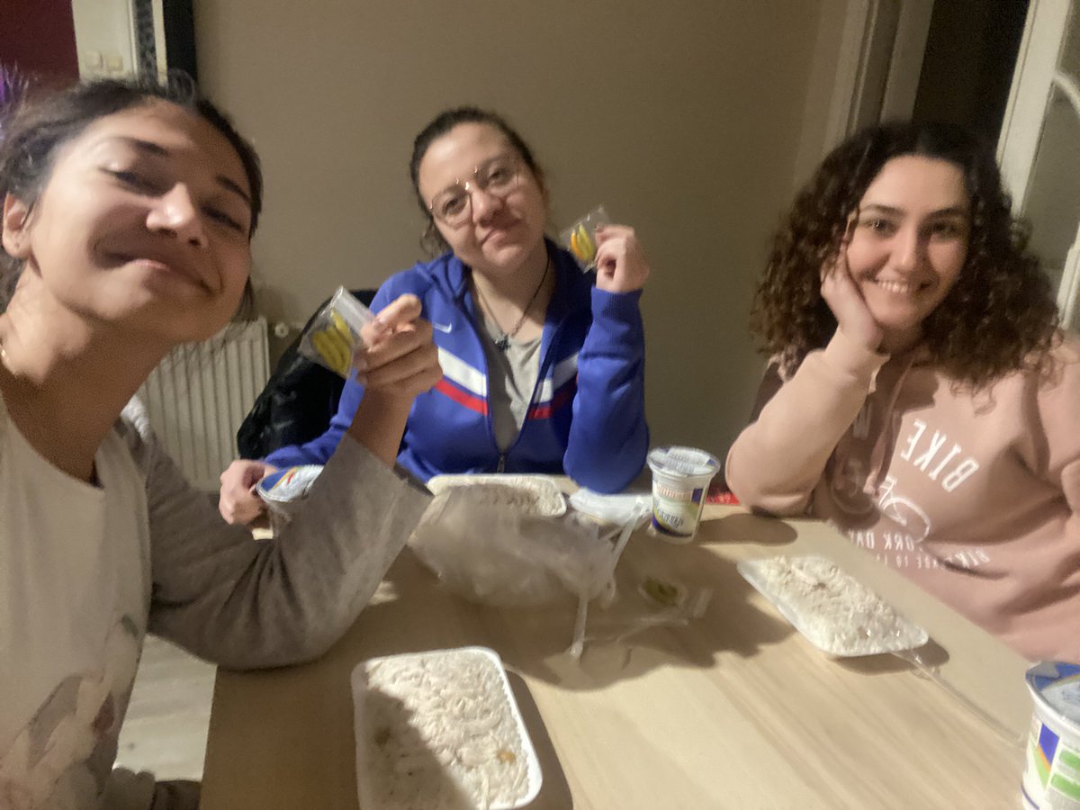 Prenseslere(?1!?1?1) hak görülen tursu arkadaslar…