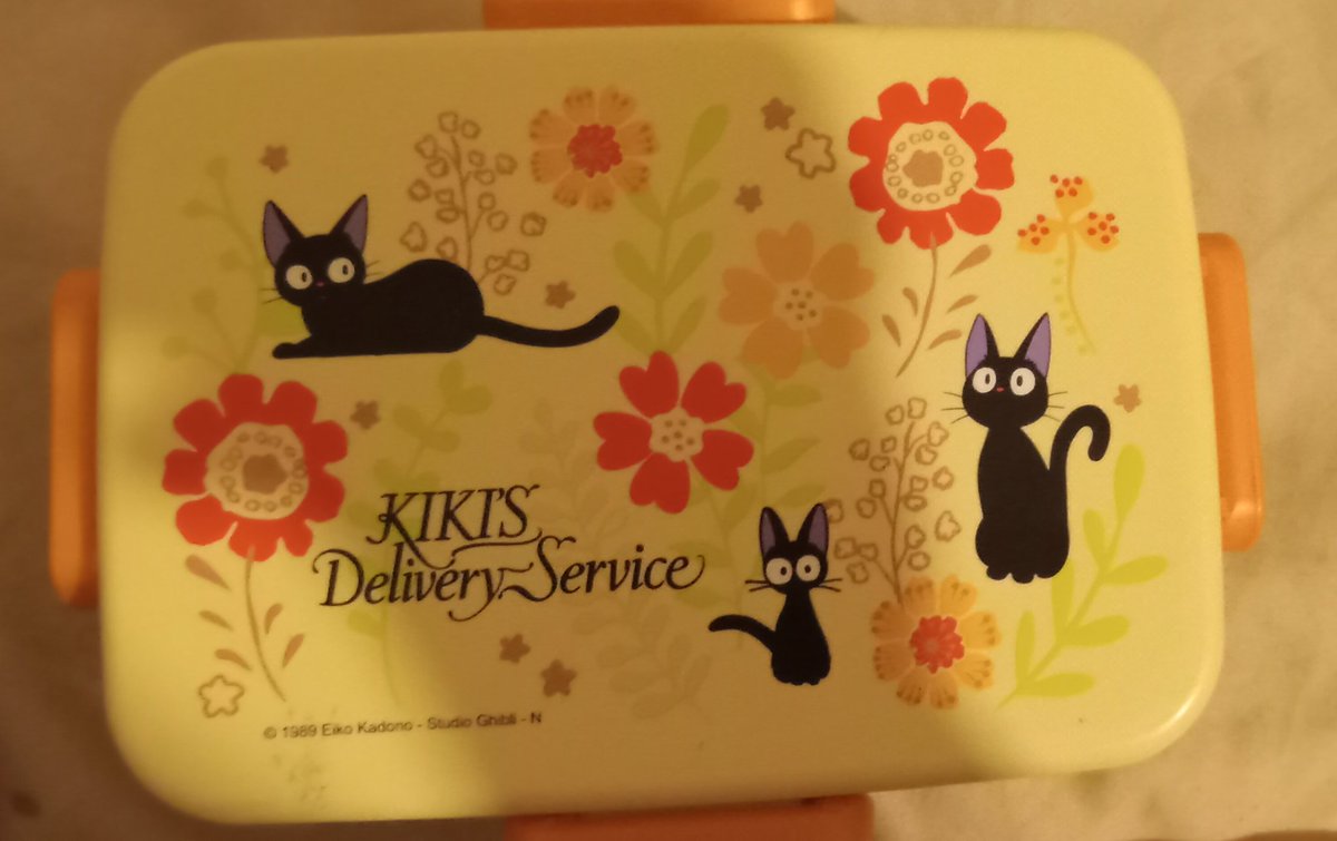 SoftKittensILuv's tweet photo. Anyone know how how to make a Bento box? I've never made one before, but ik that's what these are for. 🍱🍥🪷

#JapaneseBentoBox #YummyFood https://t.co/VN4YodNpZL