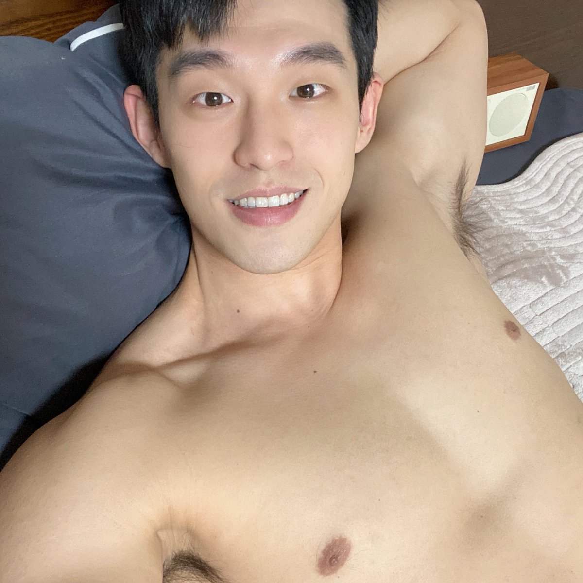 정오 tweet media