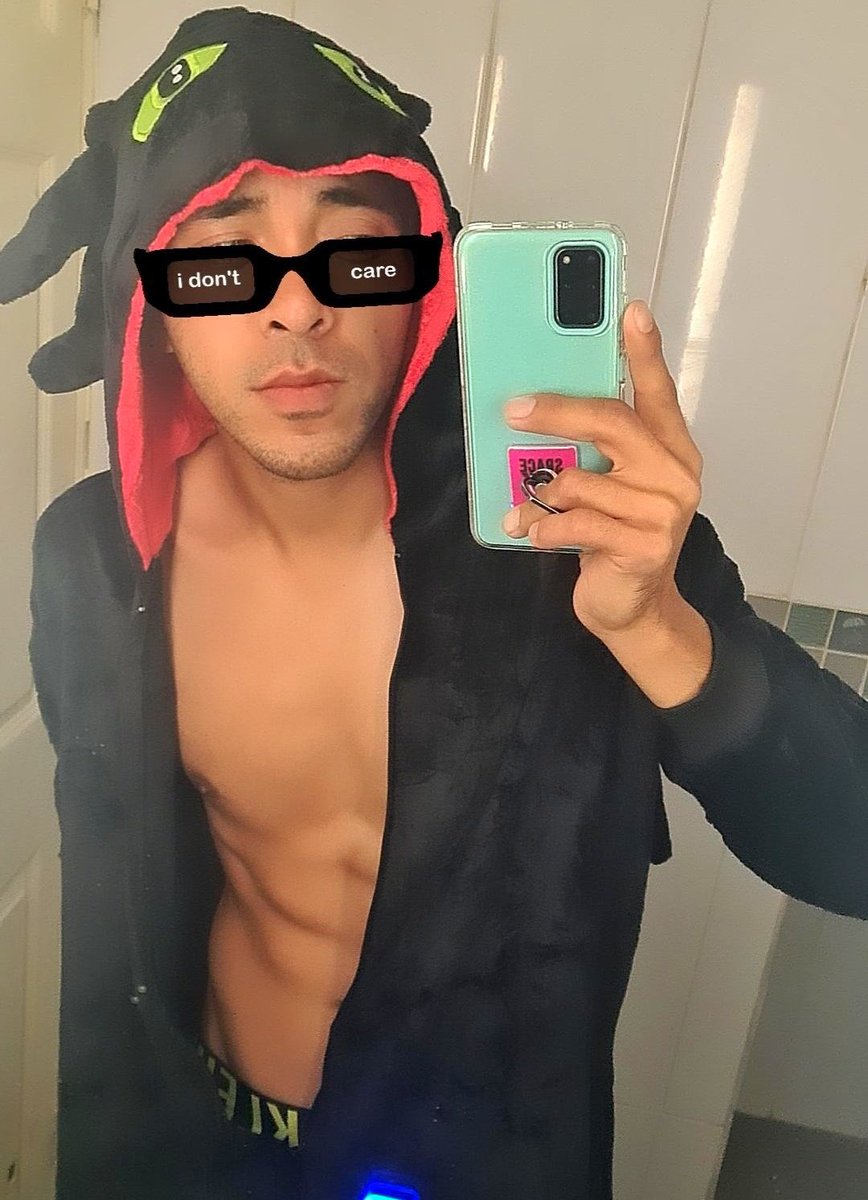 Buenas noches!! Hace frío y por eso sacamos los Mamelucos de Temporada y si alguien me da otro Mameluco para que Descanse rico 🤭 i don't care

➡️ instagram.com/soyomarluna 

#CDMX #buenasnoches #pijama #night #idontcare