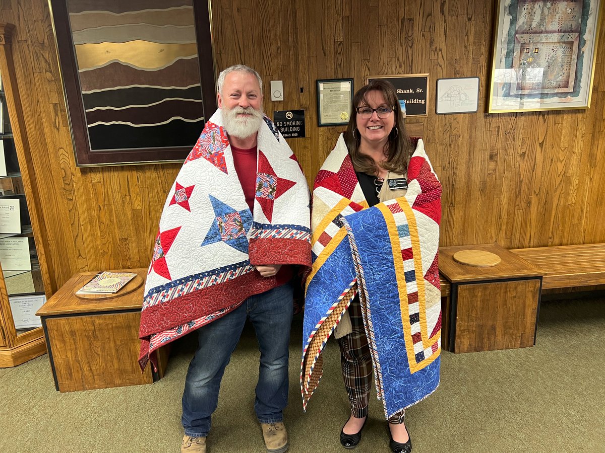 SCCCLiberalKS's tweet photo. @scccliberalks staffers Jeff Piper and Charlotte Peterson were honored and recognized for their time served in the military with quilts of valor on Friday. Piper, help desk manager, and Peterson, HR director, both served in the army. #scccsaints #quiltsofvalor https://t.co/ewK8dXvaMe