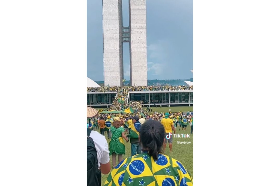 JujuAlianca's tweet photo. Não vão nos desqualificar.
Não vamos retroceder.
#GreveGeralBrasil https://t.co/F0iYdUYmPq