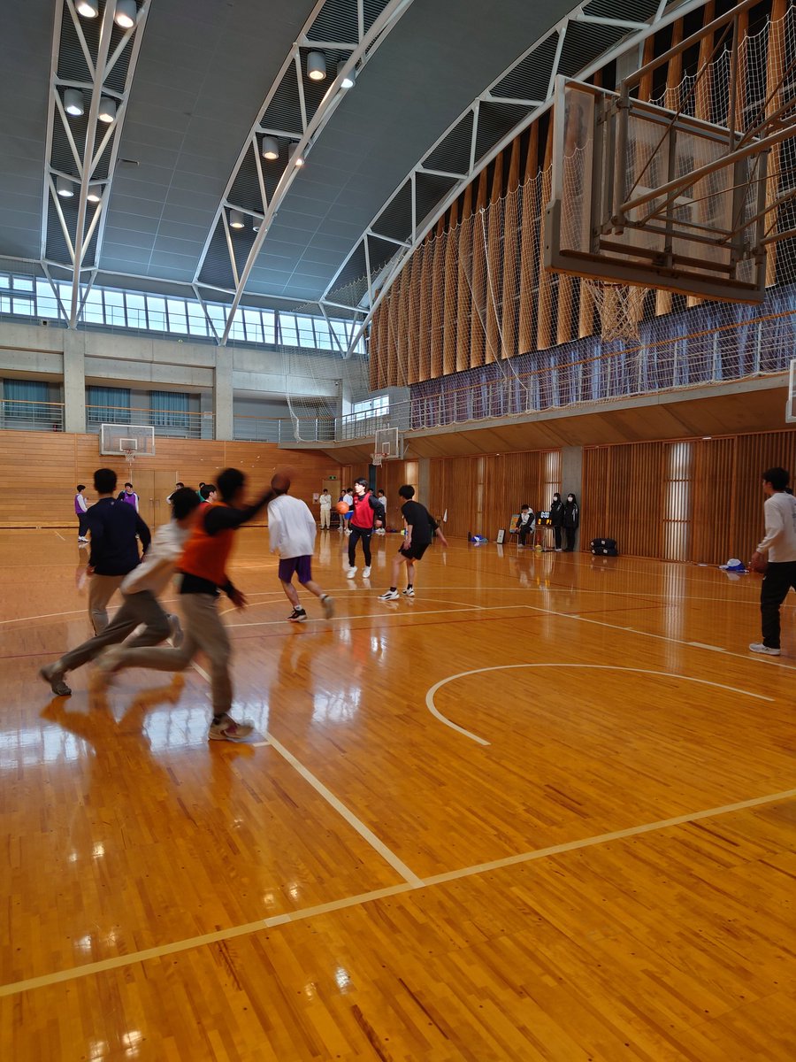 BlueTides1's tweet photo. 冬休みも今日で終わり。
短めの遠征も無事に終わり、県新人まで2週間。
精度を上げていきます。
#東北学院 #バスケット #BlueTides https://t.co/iqBJ3AXNjs