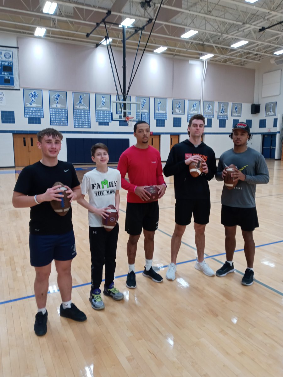 Great work today with College, HS, and Middle School QBs!  We chase excellence to achieve greatness!  #themrqu #weareafamily #airmarshals #ruletheair