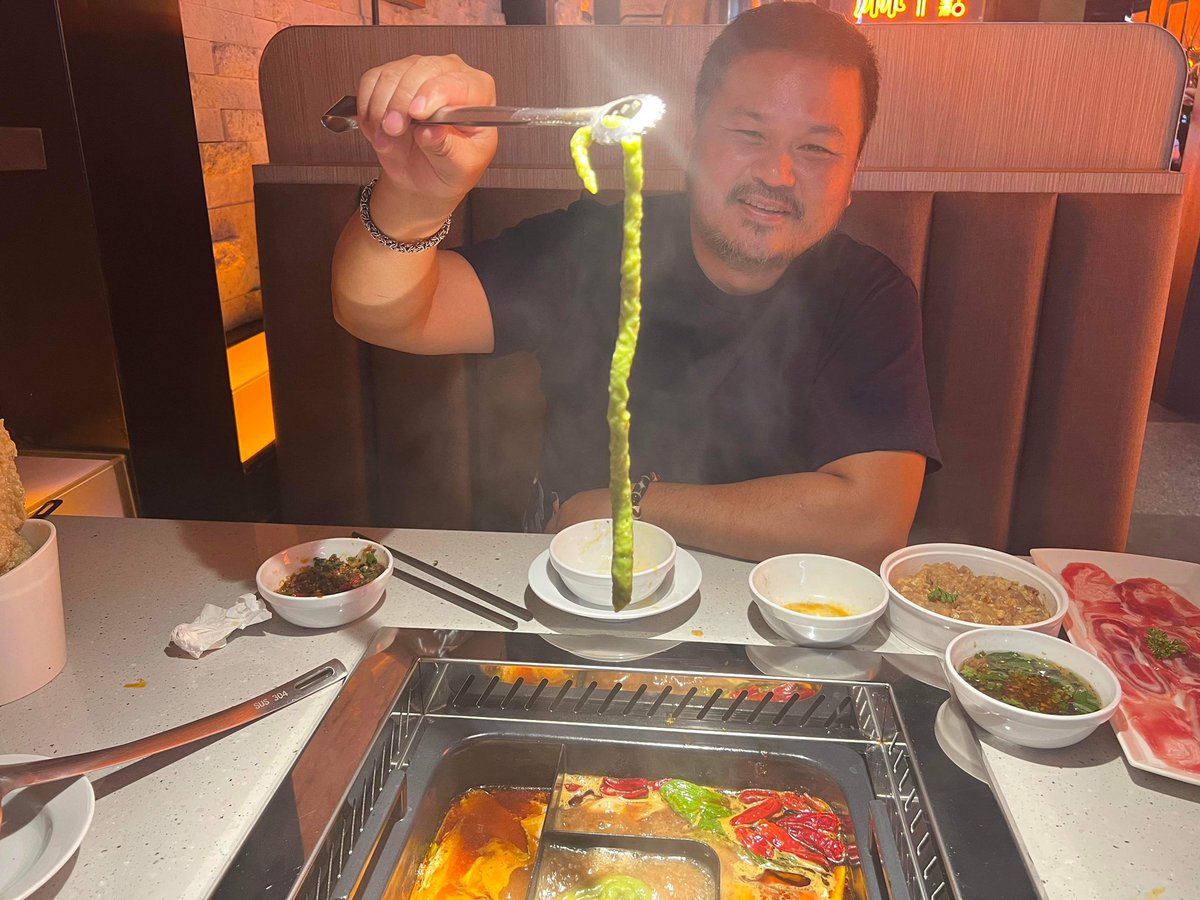 喜歡自己臉拍起來肥肥的～比較像熊