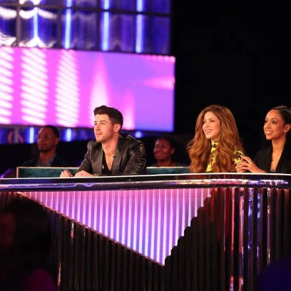 Dancing with Myself by Shakira tweet media