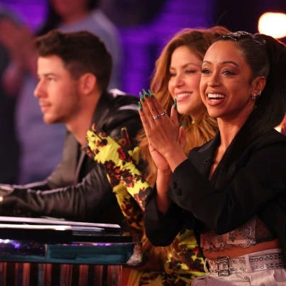 Dancing with Myself by Shakira tweet media