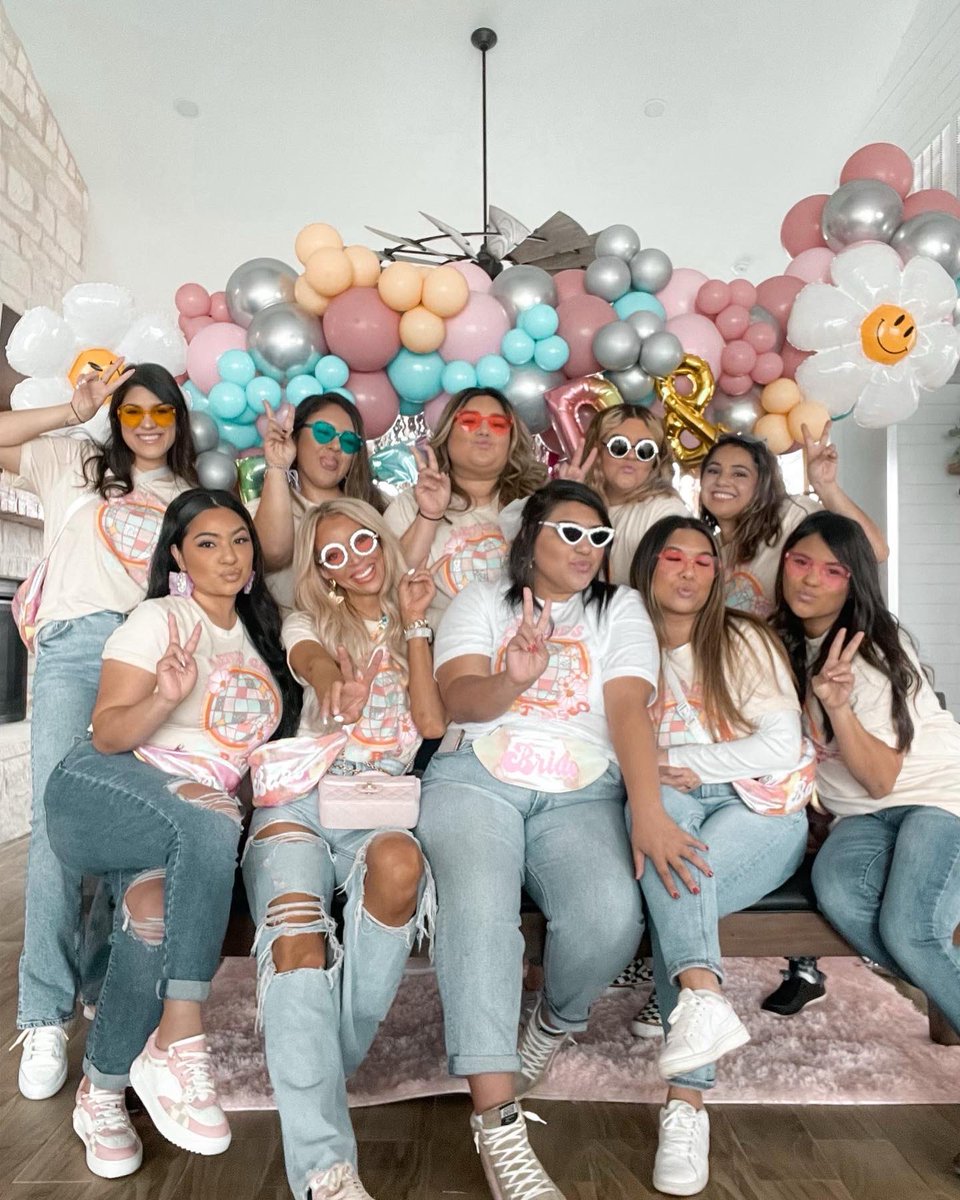 pdjimenez's tweet photo. Dazed &amp; Engaged 💍✌🏽🌸 https://t.co/oLYzcVGTI0