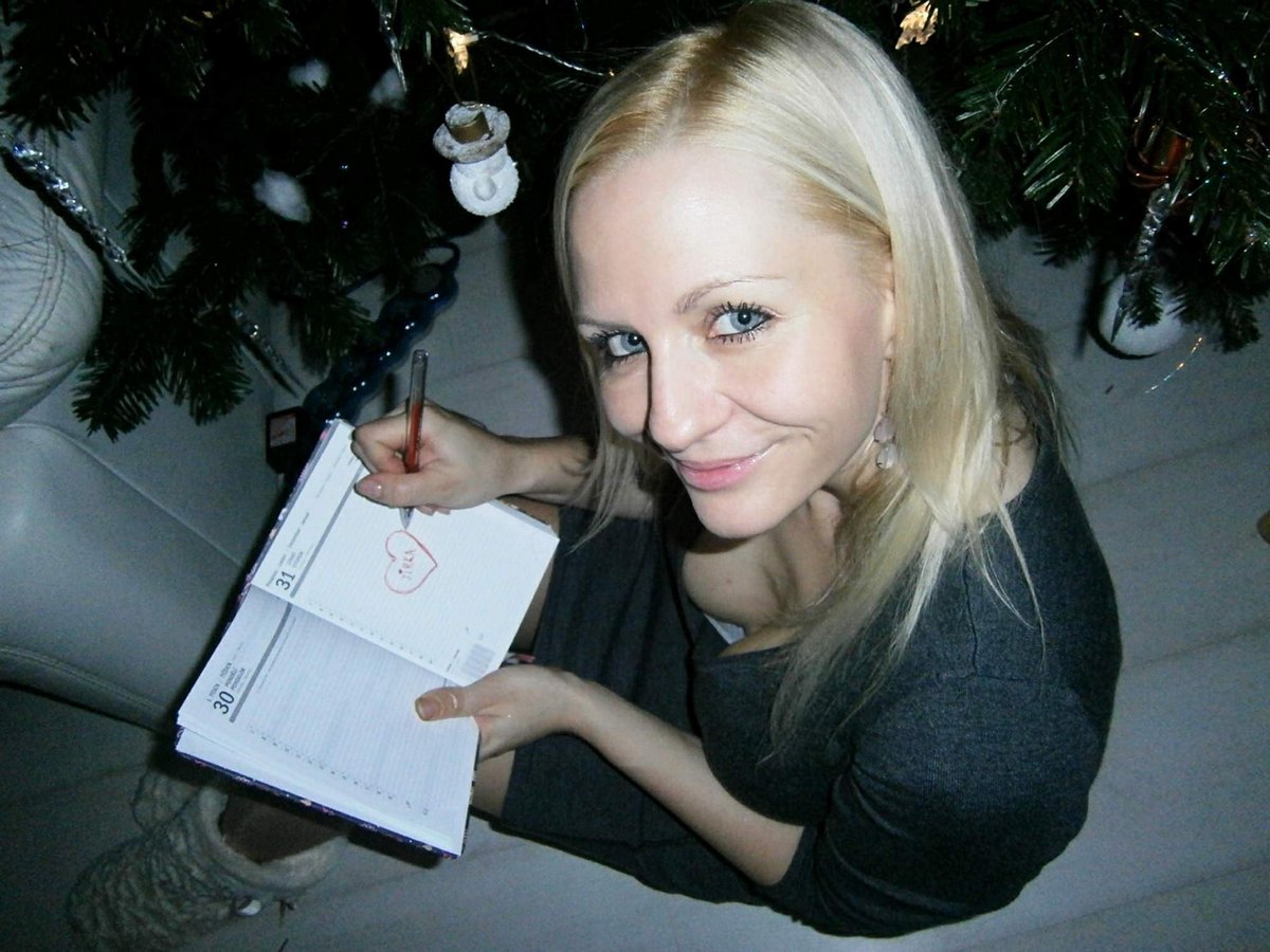 DownblouseBabes3 on Twitter: "Down her black dress by the Xmas tree