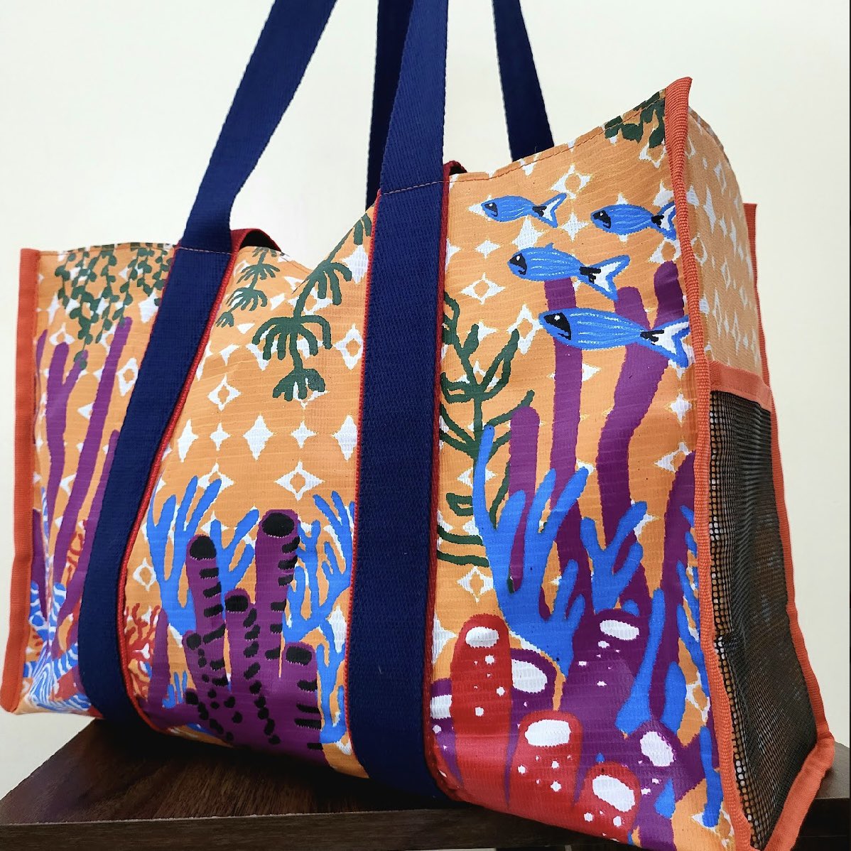 maica_teves's tweet photo. @MyRizalPH It comes in 4 designs- Paraiso, Alpas, Flora and Agos. Only 499 for this bag designed by Zarah Juan which is made by the Women Persons Deprived of Liberty of the BJMP Quezon City Female Dormitory and Senior Citizen women from Barangay Pinyahan in Quezon City. #VoteToTote https://t.co/Ioxrxej70E