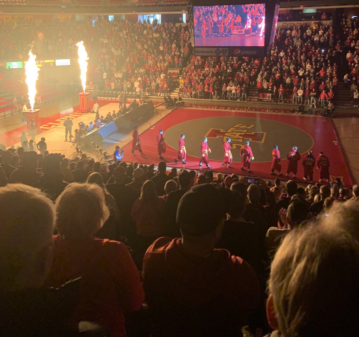 Thanks ⁦⁦<a href="/CycloneWR/">Iowa State Wrestling</a>⁩ !  The ⁦<a href="/warriorscwrestl/">SiouxCenterWrestling</a>⁩ group had a blast watching you take down #3 ASU!