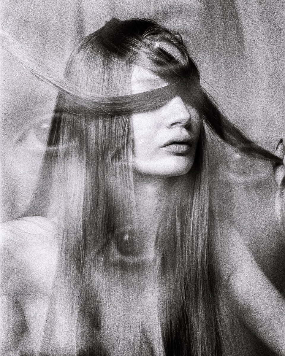 I’m in my Ilford HP5 era. My dad said it was always his favorite film to shoot too.🖤