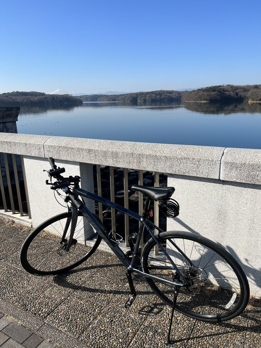 forestyle_jp's tweet image. 念願のクロスバイク購入！
Giant escape rx2 disc 2023のチャコール！かっこいいー！ひゅー！
#giant #escape #rx2