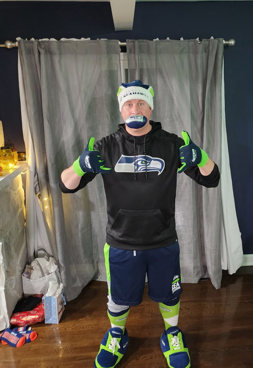 ChrystianTyler's tweet photo. The outfit made it happen @Seahawks @PeteCarroll @dkm14 @TDLockett12 @GenoSmith3 #Playoffs #SeattleSeahawks https://t.co/9Op4NHjFun
