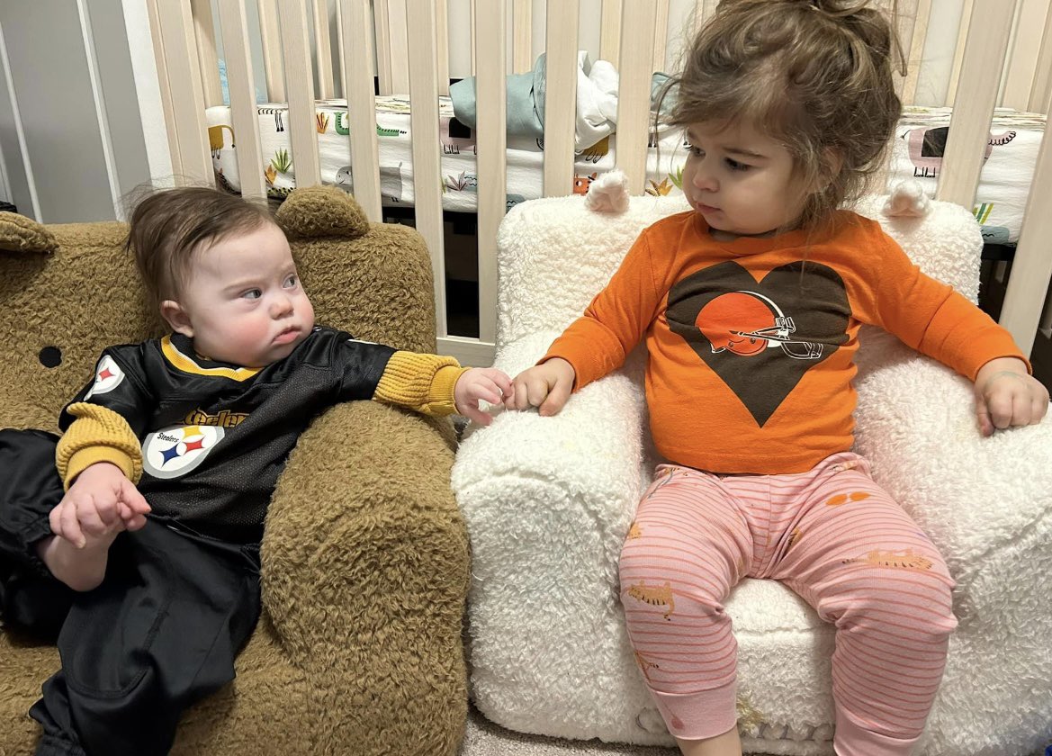 ABC's of Movement (@abcsofmovement) on Twitter photo As <a href="/PhysEdFreak/">Mike Martinez</a> said…<a href="/steelers/">Pittsburgh Steelers</a> & <a href="/Browns/">Cleveland Browns</a> fans, holding hands?!? on game day?!? On comfy cozy mini chairs?!? There is hope for this world after all! 🥰🥰🥰 <a href="/nshov31/">Nicole G</a> <a href="/BGgumbyboy/">Tyler Gombash</a> As <a href="/PhysEdFreak/">Mike Martinez</a> said…<a href="/steelers/">Pittsburgh Steelers</a> & <a href="/Browns/">Cleveland Browns</a> fans, holding hands?!? on game day?!? On comfy cozy mini chairs?!? There is hope for this world after all! 🥰🥰🥰 <a href="/nshov31/">Nicole G</a> <a href="/BGgumbyboy/">Tyler Gombash</a>