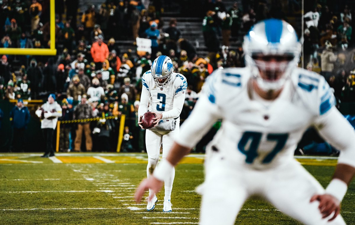 LionsPR's tweet image. .@Lions P @MrJackFox punted for the 175th time of his career, owning the @NFL's best gross (49.0) and net (42.9) averages through a punter's first 175-career punts.

Fox also owns the NFL's gross and net records through 25, 50, 75, 100, 125 and 150-career punts.

#OnePride