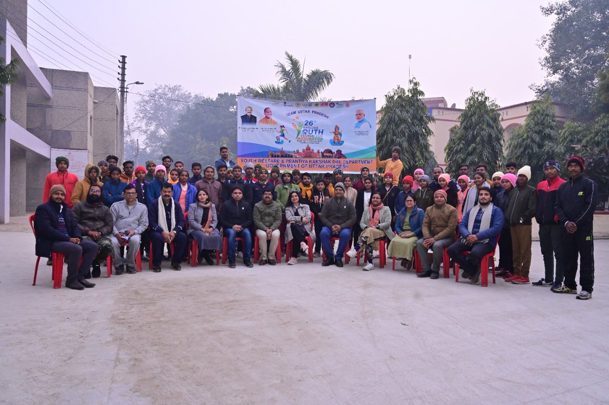 navneetsehgal3's tweet photo. हुबली, कर्नाटक में आयोजित होने वाले 26 वें राष्ट्रीय युवा उत्सव 2023 में प्रतिभाग करने हेतु उत्तर प्रदेश का प्रतिन्धित्व करने के लिए , राज्य युवा उत्सव के विजयी प्रतिभागियों, विवेकानंद यूथ अवॉर्डी एवं मंगल दल के युवाओं के 80 सदस्यीय दल द्वारा प्रस्थान@UPGovt @CMOfficeUP https://t.co/G205HOxywG