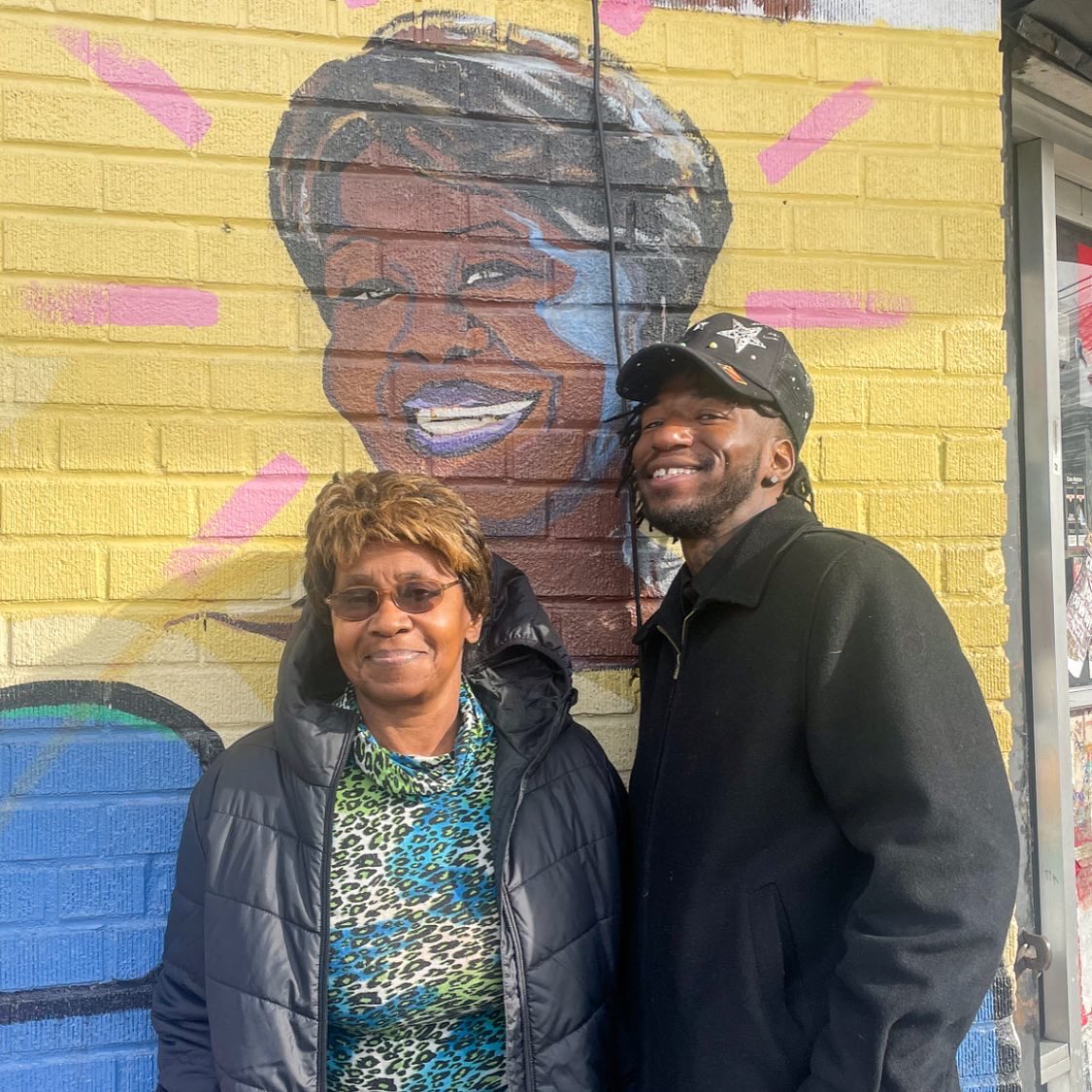 MrModa's tweet photo. Big love in queens Today. Received many blessings from the community revisiting a mural from back in 2016. I Can’t wait to to see what else the new year holds.. &amp; I can’t forget where I came from either 🎸✨🗽 #RIPPHIFEDAWG #BIGQUEENS #MrModa #HOLLIS #ATCQ @ATCQ https://t.co/KDcp58DALS