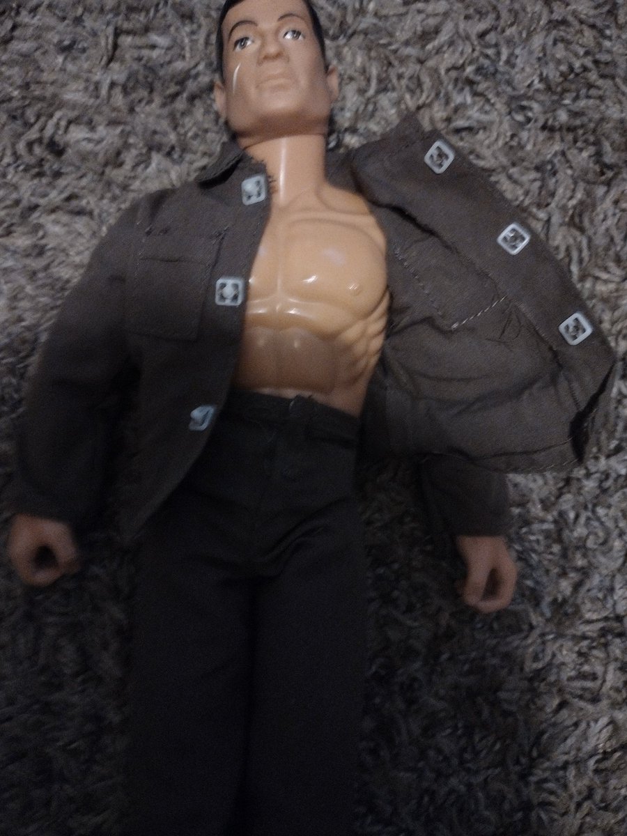Noob4Life84's tweet photo. @StephenSharer my almost 5 year old daughter opened my sons G.I.Joe @GIJoeOfficial army jacket and said O.M.G his muscles look like Stephens!!! 😂 😂 😂 https://t.co/yVkynHY2UQ