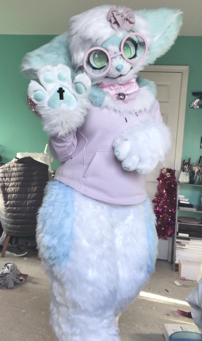 _HarlowPuppy_'s tweet image. POV: you bump into this little nerd between classes 🤓💖