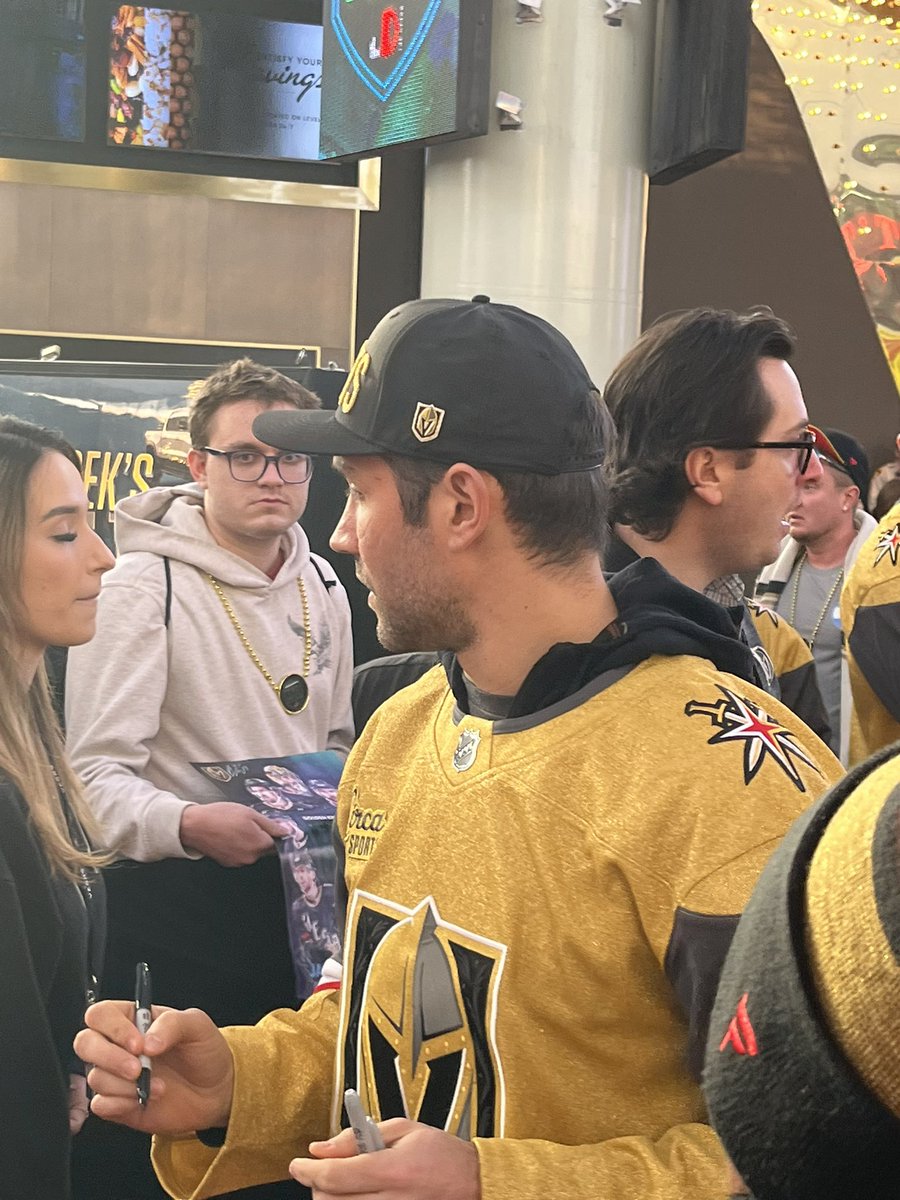 MillionDollarBill tweet media