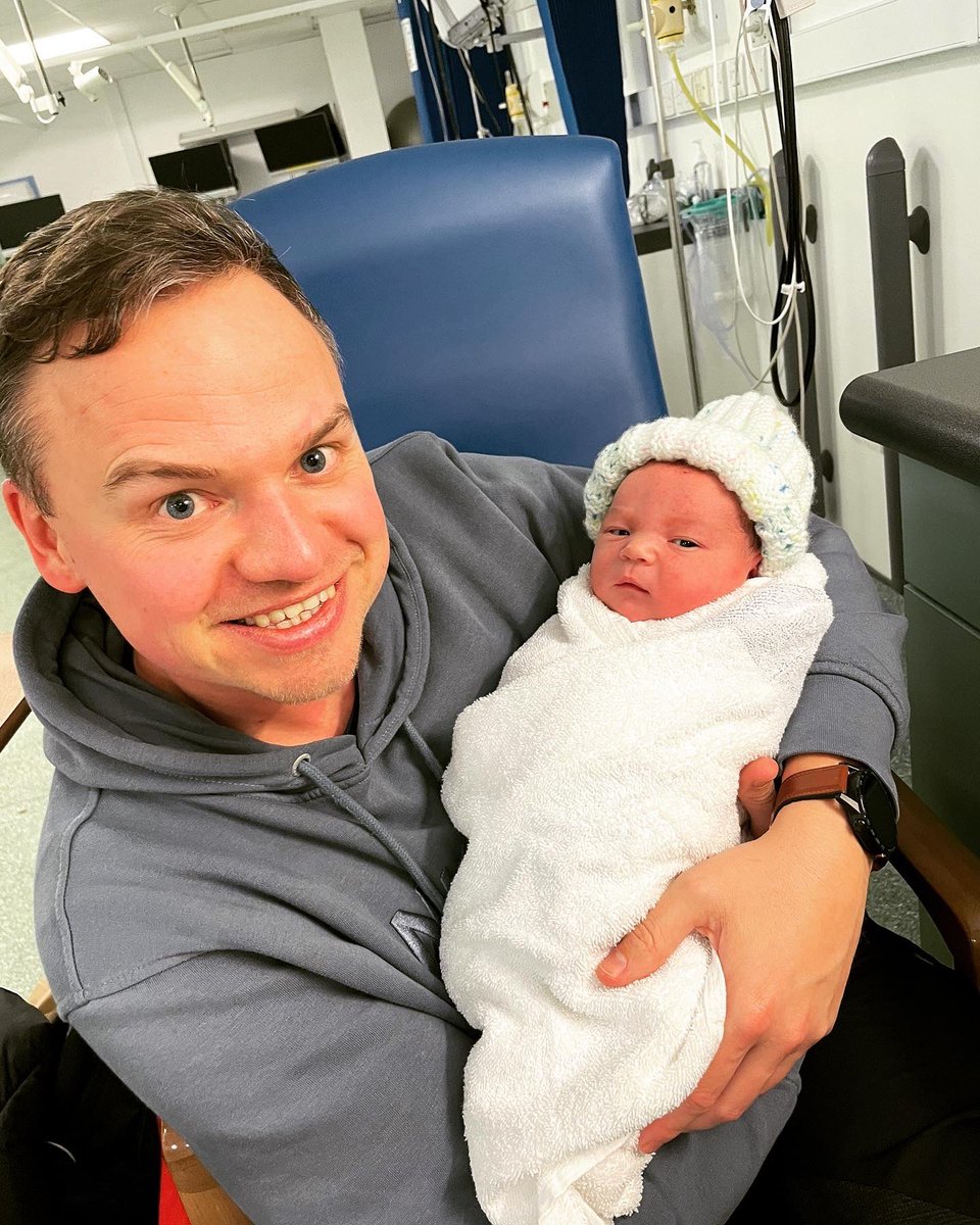 Wez2k's tweet photo. Introducing @SalfordDevils  newest Fan Teddy Jack Cooper born on 4th January 2023 at 19:22pm. Super proud of him and his amazing Mummy @HopeGorton ♥️💙

P.S - Coincidently he has the same birthday as the Salford legend himself @JackoHastings !! https://t.co/hLv6U1uyTX