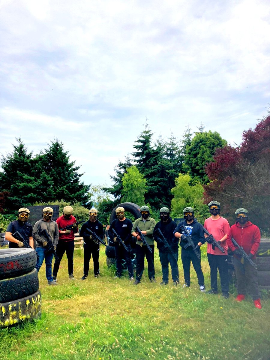 Cesar_CerberoS's tweet photo. Día de Airsoft con el equipo de SAUT 😎⚔️🚩 https://t.co/fyKrjClvu8