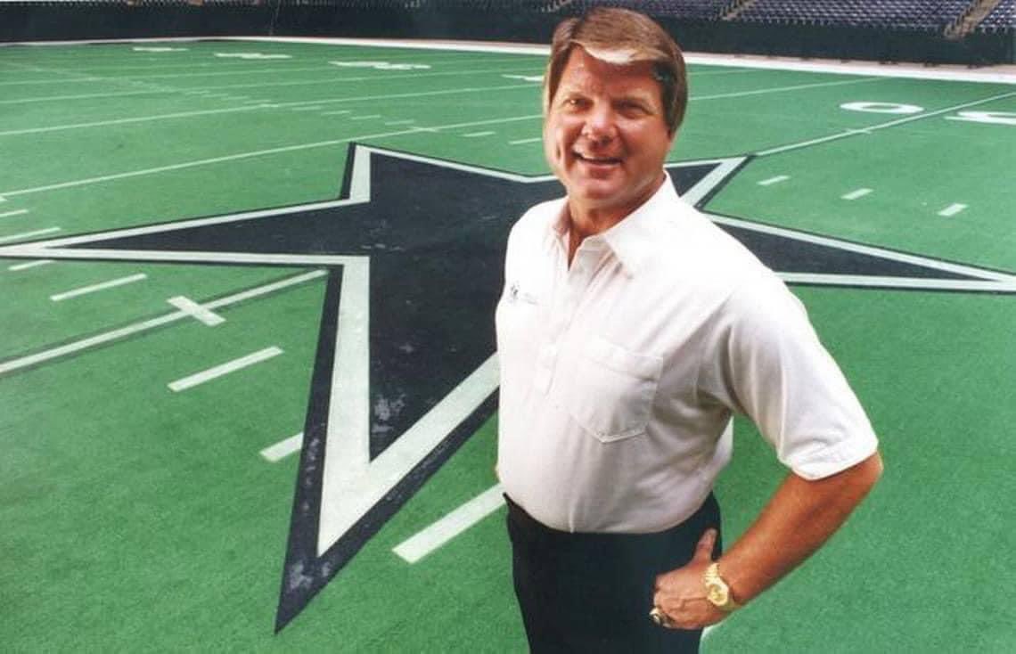 90s_cowboys's tweet photo. 🥇 January 8th: On this day in 1991, Cowboys Head Coach Jimmy Johnson was named 1990 Associated Press NFL Coach of the Year and UPI’s NFC Coach of the Year.

#90sCowboys #CowboysNation #DallasCowboys https://t.co/Iu6Ks4Zohb