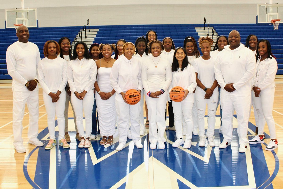Jeffery303030's tweet photo. Woodville Tompkins defeated Johnson High School 50-26 on a special night. Rian Bailey led the team with 14 points. Brianna Pelote had 19 rebounds @bri_pelote25 @SandysSpiel @ChisholmSanai @janiyahH23 https://t.co/OjdSHQgM8Z