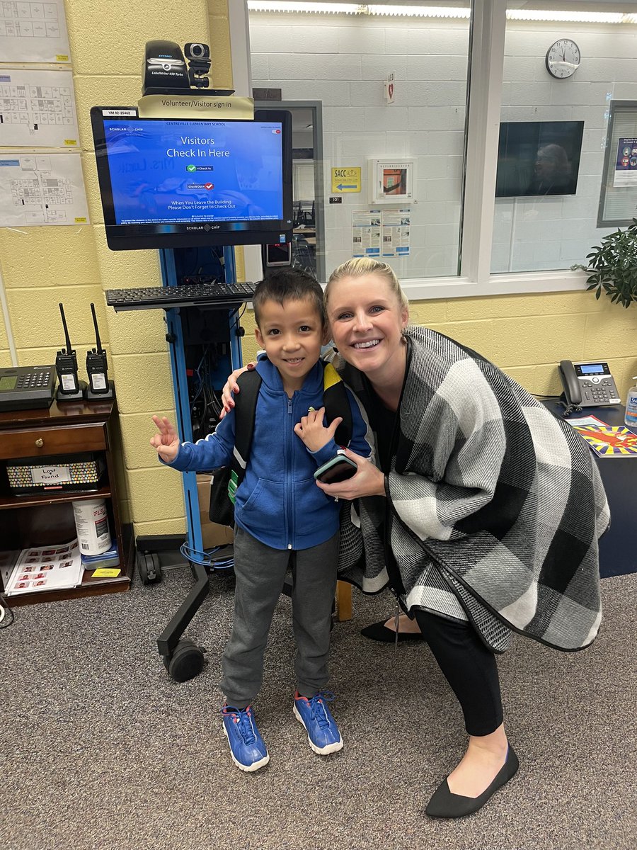 centrevillees1's tweet photo. There was nothing better than welcoming #OurCES students back after Winter Break! So many smiles &amp; so much excitement! #ItsaCESthing #CEScommunity https://t.co/wwdrkiheVt