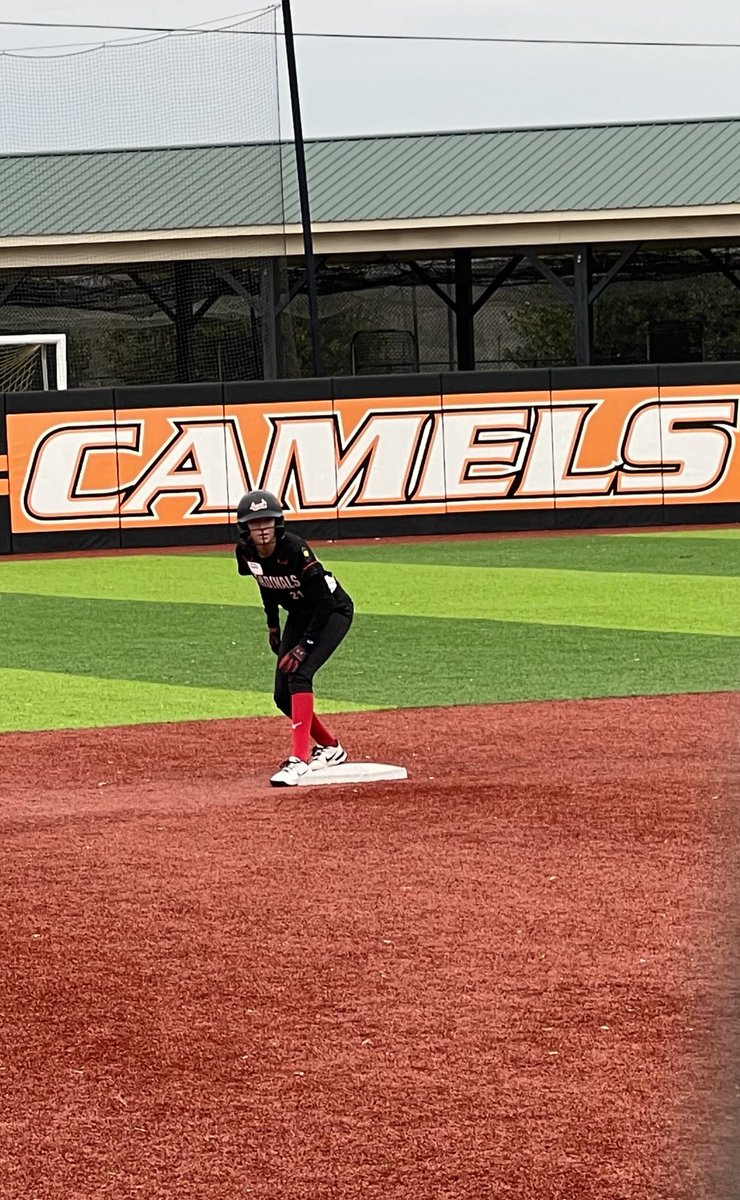 Laneypearce21's tweet photo. HUGE Thank you to @GoCamelsSB for putting on an amazing camp! I had such a great time &amp; experience, I learned so many tips and received some good feedback. Can’t wait for many more future camps!🧡🖤 
#rollhumps 
#gocamels 
@ccardinals2526 https://t.co/pHjt8phBQI