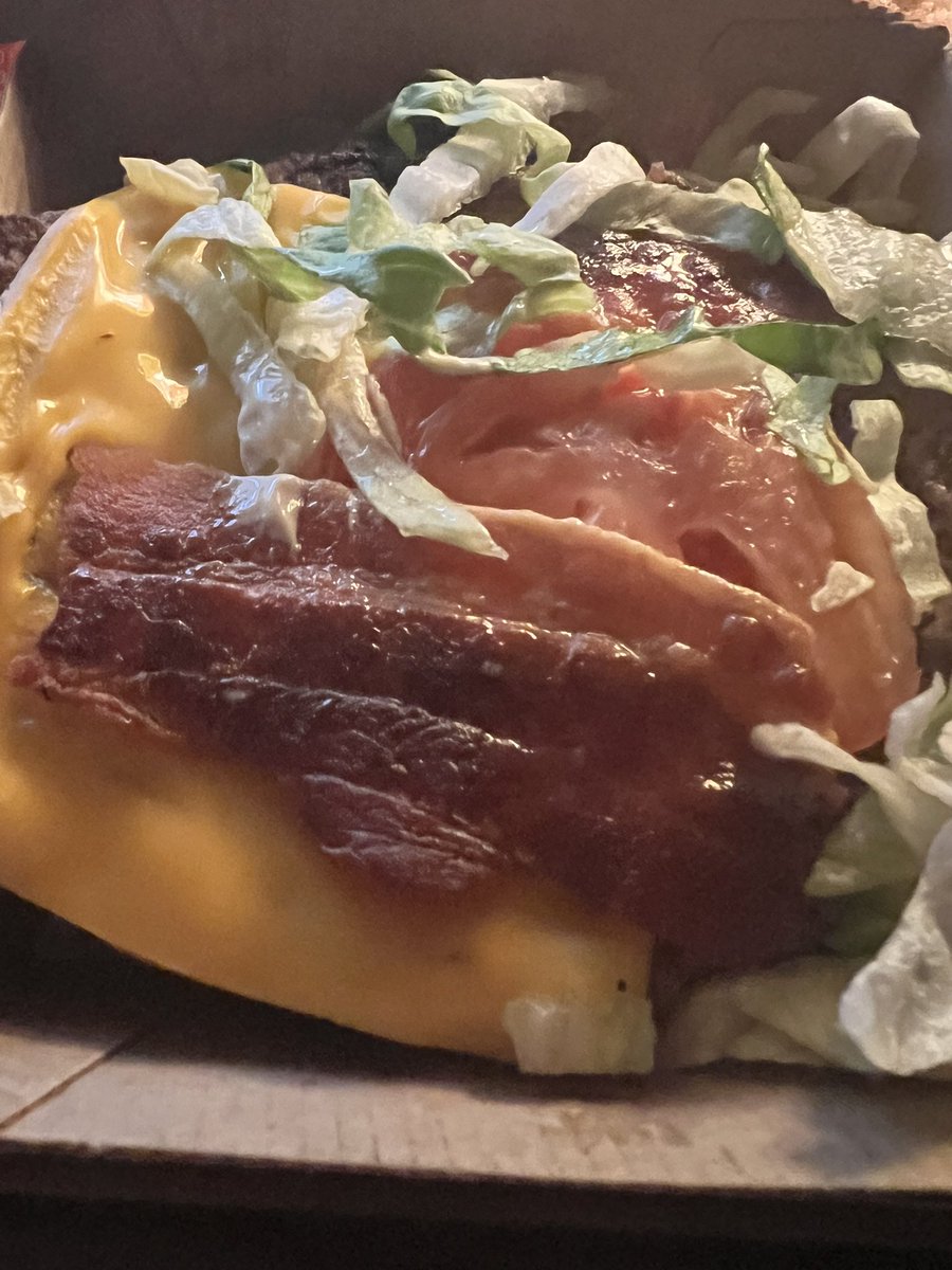 VVonCar's tweet photo. What I ordered vs what I got. @McDonalds 1 half piece of bacon… not lovin it https://t.co/RjWZ25mGPx