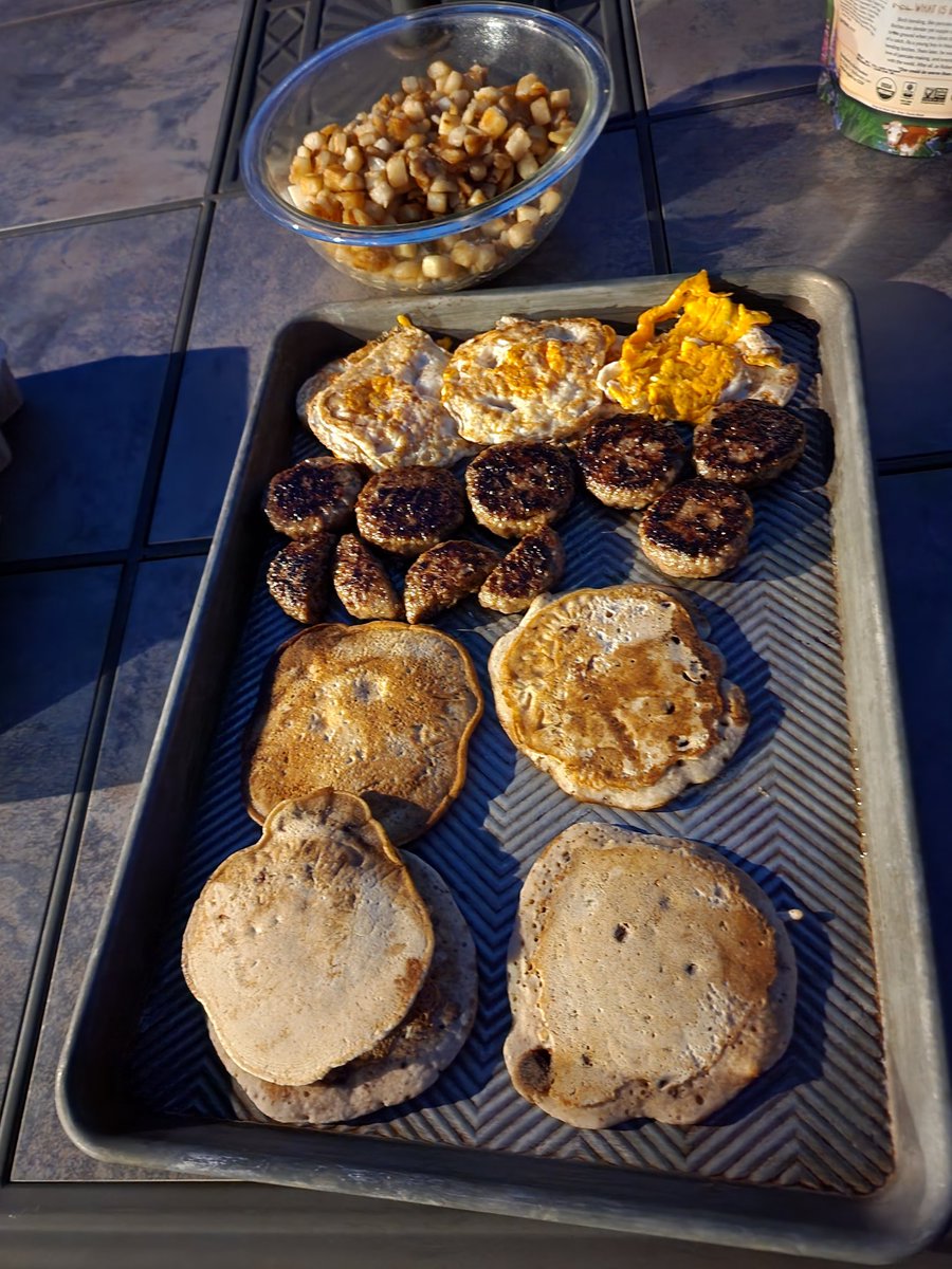 JFay51's tweet photo. Breakfast for dinner.... @blackstone style
#GriddleMore https://t.co/48wRv6Vmd2