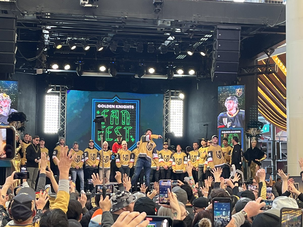 MillionDollarBill tweet media