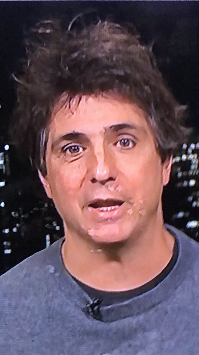 leofiilip's tweet photo. E esse correspondente de globo news em NY?!... Que cabelo é esse?! https://t.co/OAS7MHRoiZ