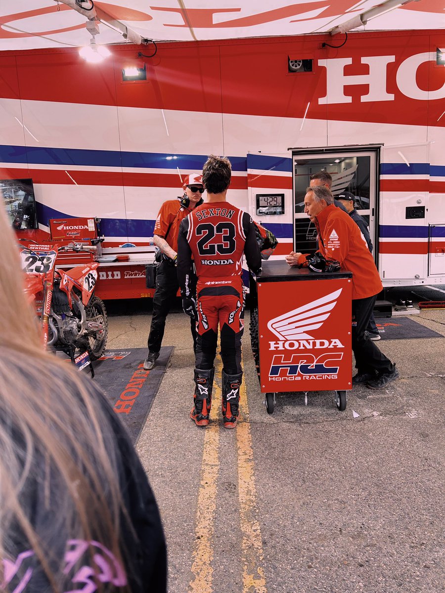 emmiejane07's tweet photo. in case you didn’t know i’m a huge fan ♥️🏁 https://t.co/ZxIl6Rc4eg