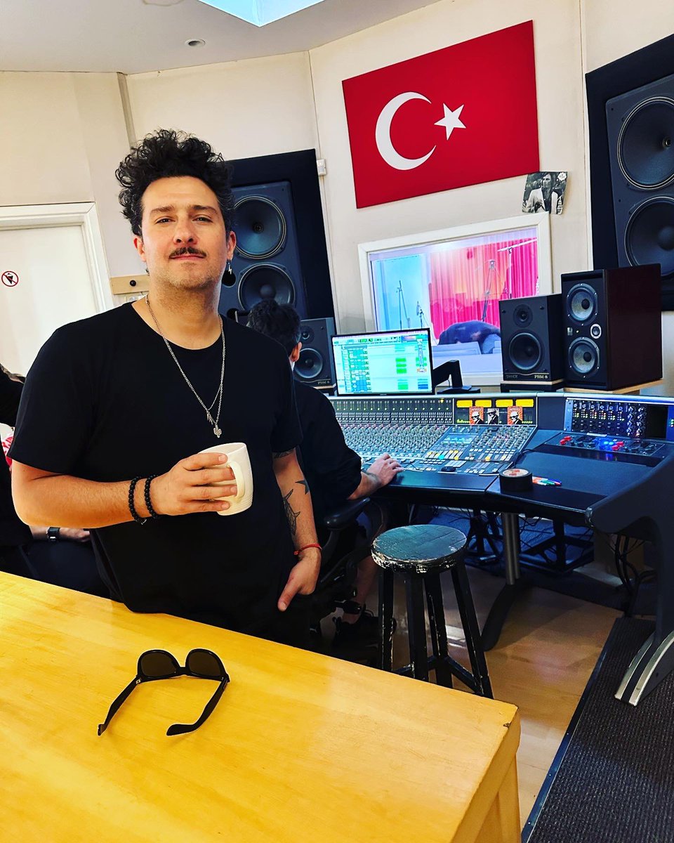 Grabando mi nuevo disco solista en estudio @unisono.Cerati en Buenos Aires