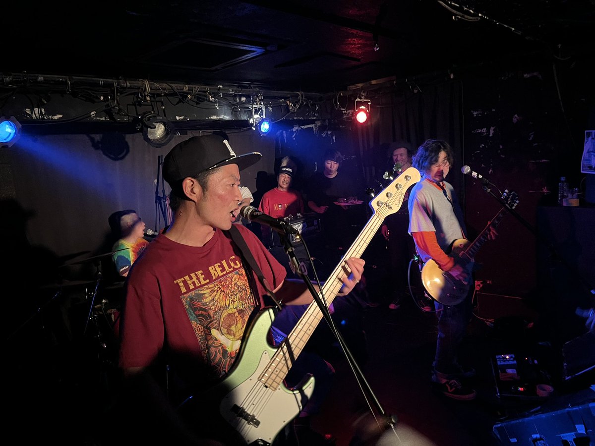 kobaFxBxD's tweet image. 最高祭、ただただ最高！！✨✨
出てるバンドも来てる皆も狂ってて最高😂
みんな気付けば酔っ払いまくりの、潰れまくり😂😂🍺🍺
このイベントはこれからもずっと続いて欲しいなぁ（笑）

来年からもFrisBeeDogはトッパーを任されました（笑）
太ちゃん、ジェームスありがと！✨
 
 #AGEOFKID
 #THEBELGA