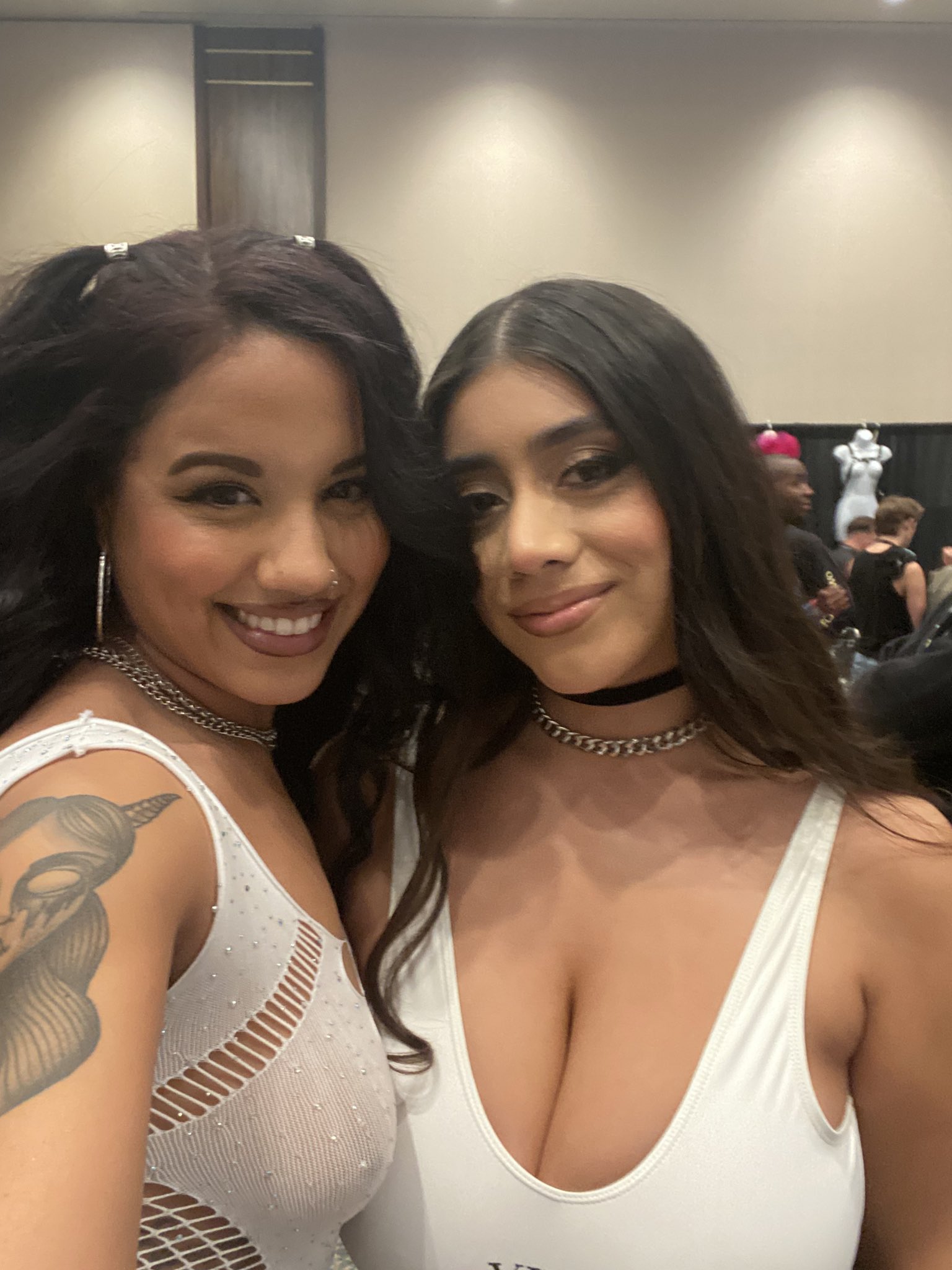 1 pic. Thanks for chatting with me @violetsaucy 💜 i was just lucky to catch you😋👏🏿🫶🏿 https://t.co/BEp3Zjg5vt