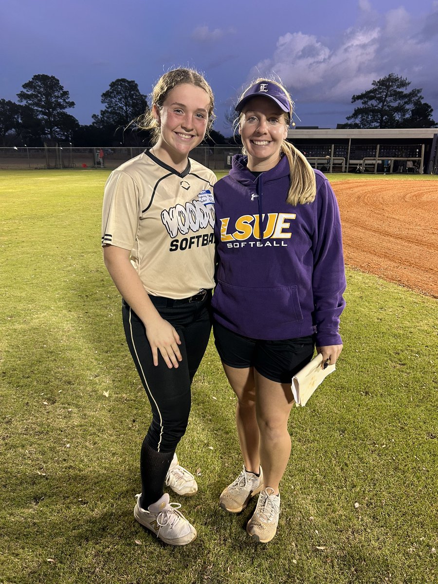 cydney_kate07's tweet photo. Once again I had an amazing time at @LSUEBengalsSB camp! Thank you @CoachCollins_11 and @coachKasey for preparing me for my upcoming highschool season! Always a great time at LSUE!!💜💛 https://t.co/foJn3ehgUp