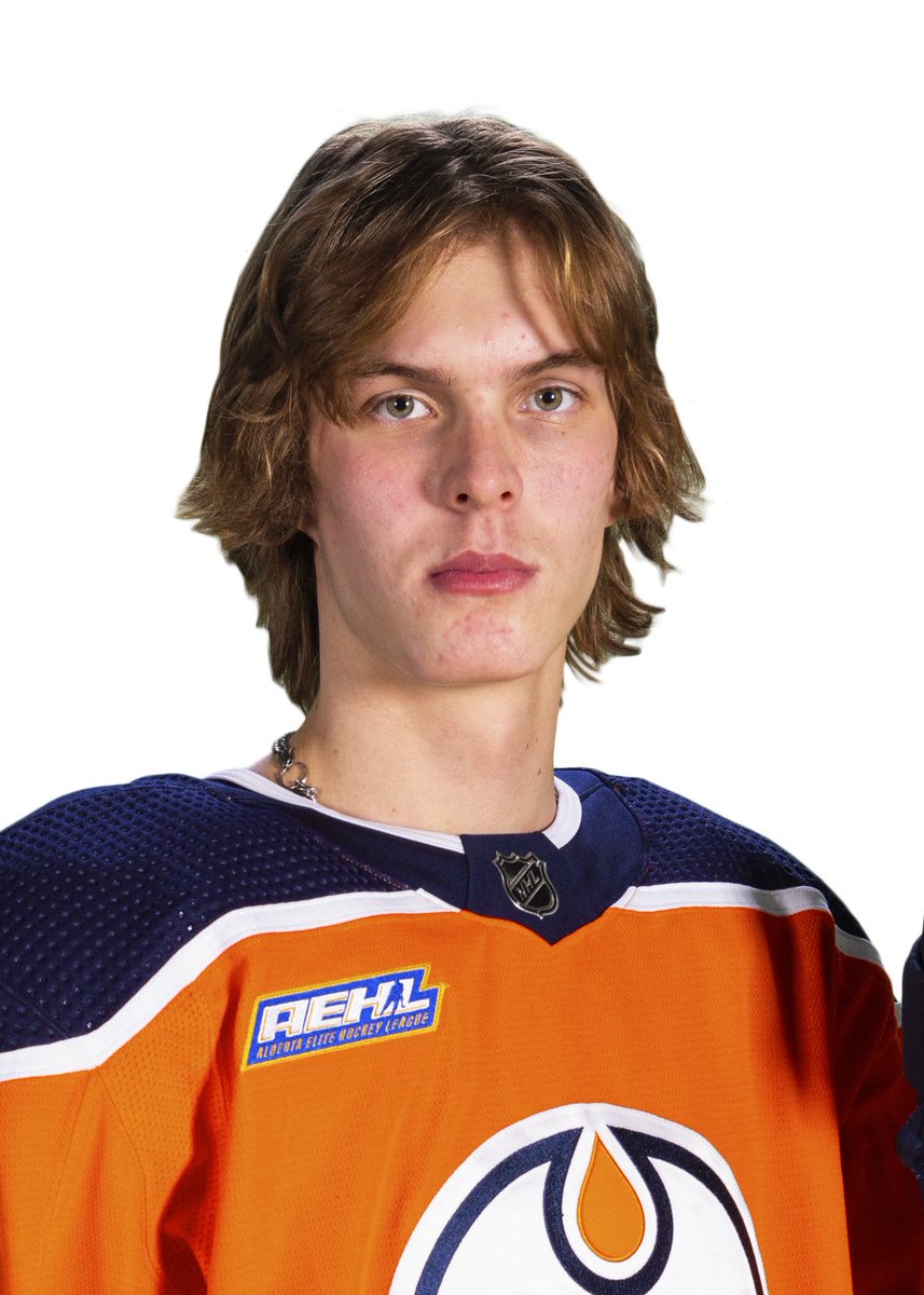 Dinger18628462's tweet photo. Another power play goal in the third this one by the oilers making it 6-2. Goal scored by 78 Nachai @jroilersorange @playhockeyedm @AEHL_HA https://t.co/mnA35haUmU
