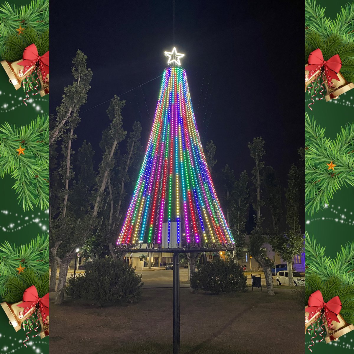 EleKtroKJC's tweet photo. Árbol de Navidad en Plaza San Martin, San Lorenzo 🎄

#XmasTime #XmasTree #Navidad #Xmas #Christmas #LightXmasTree #LucesLed #FelizNavidad #HappyXmas https://t.co/9zLzmGsT2l