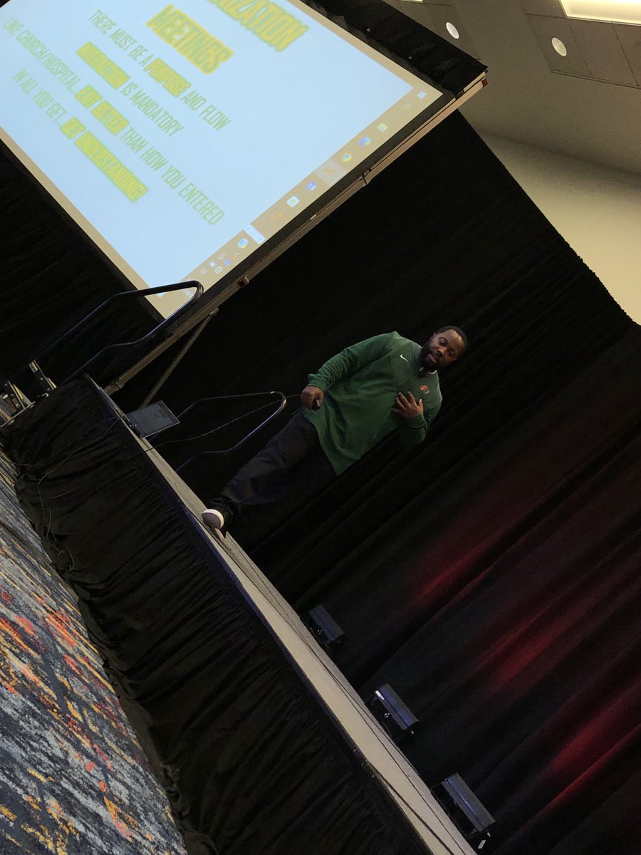 CoachHen501's tweet photo. Bringing down the house in Special Teams Coordinator’s Philosophy!! #SZT #FrontRowSeat 🐍🐍
@CoachChiliDavis @WeAreAFCA https://t.co/C3fQKtaFv6