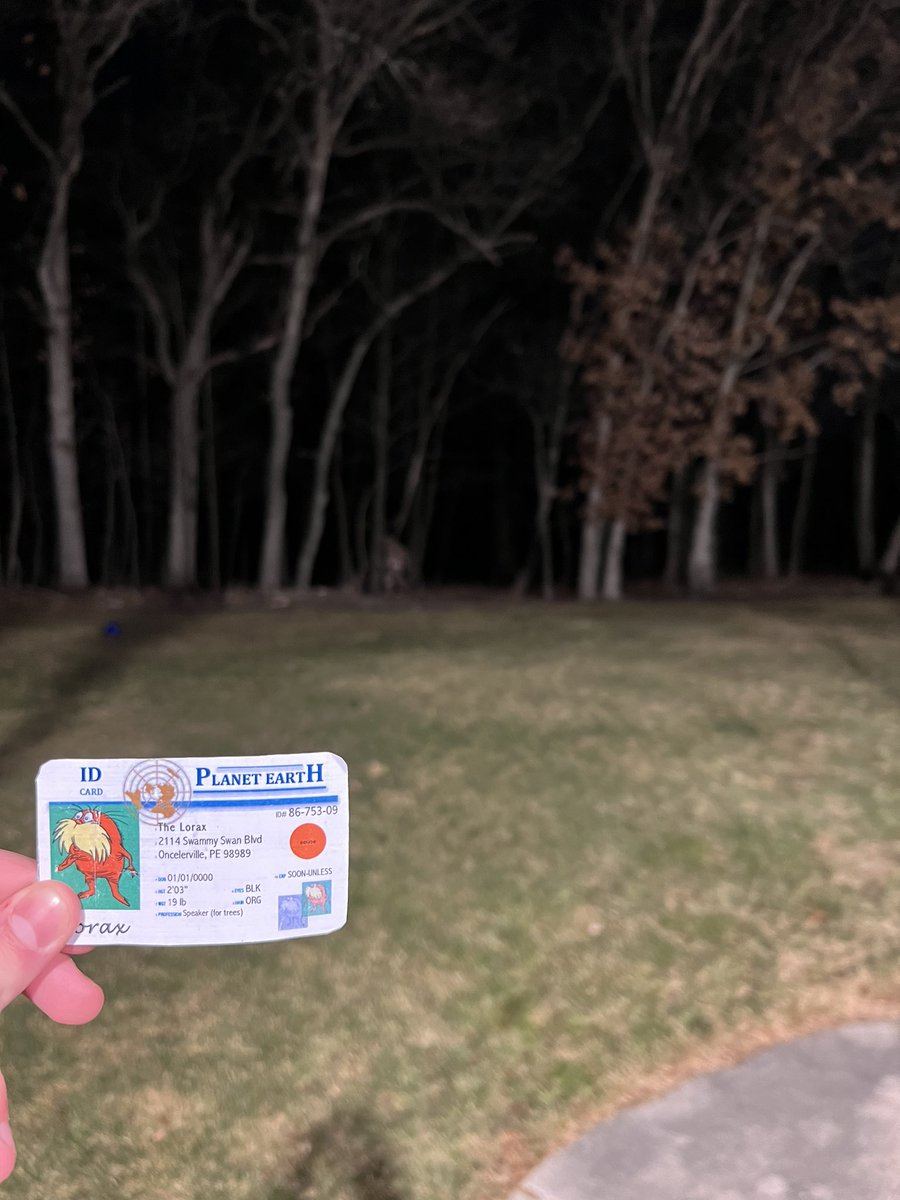NateOlson22's tweet photo. Wisconsin is a temperate deciduous forest. You can tell by its 4 season and is home to many different animals like squirrels.#apeseco @franklinlorax https://t.co/SN3lbvWVVM