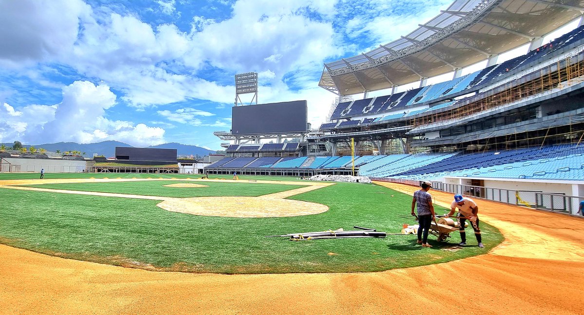 MervinMaldonad0's tweet photo. ¡Está quedando hermoso!😍

El estadio de Béisbol⚾️ Chávez de la Rinconada,Ccs, en sus fases de acabado; El más grande,moderno y bonito de toda Latinoamérica, construido por el Presidente @NicolasMaduro 👨🏻donde se jugará la Serie del Caribe 2023

Hoy domingo seguimos trabajando ✌️ https://t.co/rKJNYv2J5w