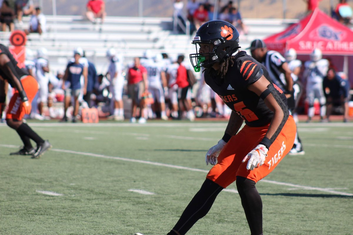 kamalhamilton2x's tweet photo. End of freshman season jucco highlights!! https://t.co/XSJe0vk5dl /@CoachLor92 @Coach_Hart15 @CoachJMc32 @coach_Boles @JLira2 @M05Bush 
6’3 185 Db/ 3.5 gpa 
December 2023 grad https://t.co/zLvJsOF5Hy