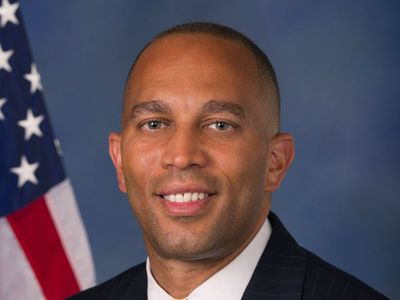 #IMPEACHBIDENNOW is trending 

Republicans should really worry about their own party 

It took them 15 times to elect their Speaker

Kevin McCarthy had to beg Matt Gaetz to vote present 

Hakeem Jeffries won every ballot he was on. We don't have this problem