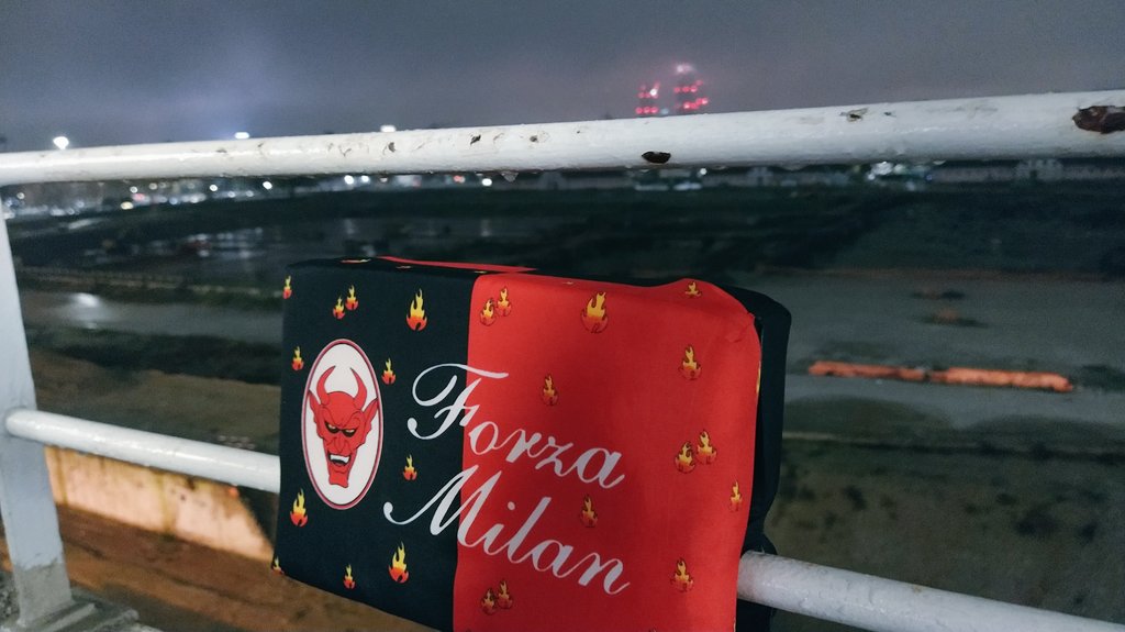 #MilanRoma    
Due punti persi per come è stata giocata la partita stasera. Cambi discutibili e perdita di concentrazione hanno fatto il loro ma comunque... Sempre...